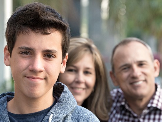 Katrai mammai, kurai ir dēls. Kādu dienu viņš aizies no jums pie Lienes, Marijas vai Ievas. Veltījums mammām, kuras pavada savus dēlus lielajā dzīvē