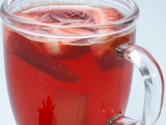 Zemeņu – rabarberu kompots