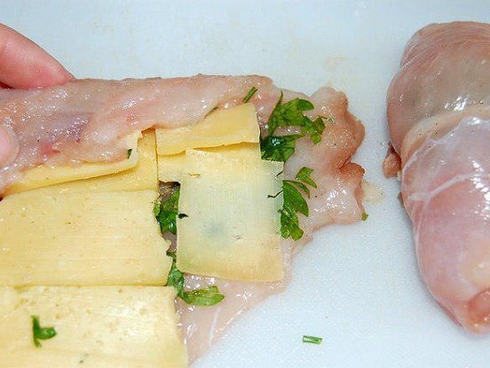 Uz pannas ceptas vistas ruletītes