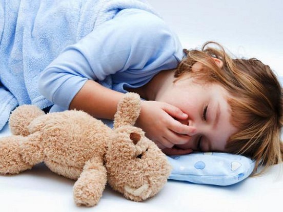 Kā uzlabot bērna miegu