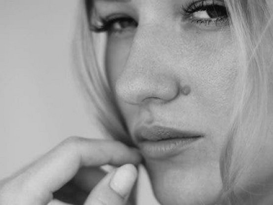 Kad jūs viņu ignorējat, jūs iemācāt viņai būt stiprai bez jums