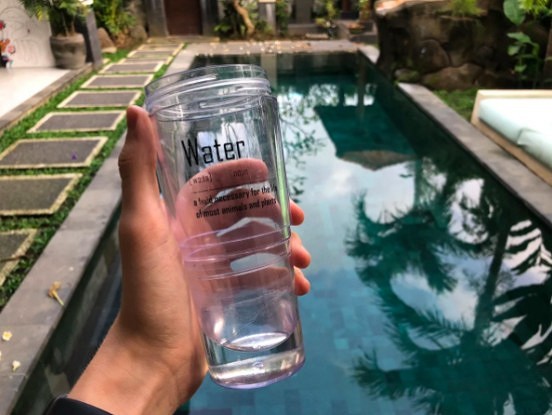 Es dzēru 2 litrus ūdens dienā visu mēnesi. Stāstu,  kā mainījās mana pašsajūta