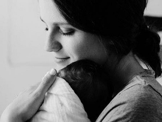 Tikai spēcīgs, līdzjūtīgs vīrietis var uzvarēt vientuļas mātes mīlestību