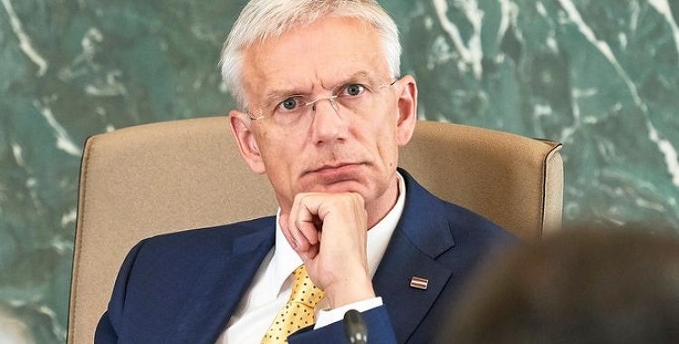 Kariņš paziņo, kādi būs jaunie ierobežojumi un kā mainīsies mūsu dzīve turpmāk! Šis saniknos daudzus