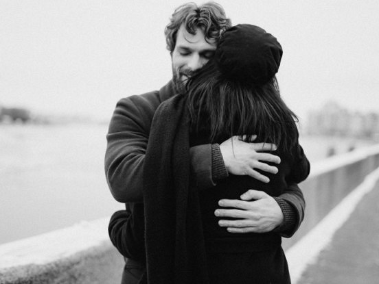 5 psiholoģiski paņēmieni,  lai vīrietis negribētu no jums aiziet