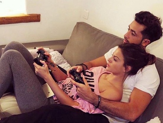 Mājās vienatnē ar savu draugu? 7 jautras aktivitātes, ko darīt, netērējot naudu