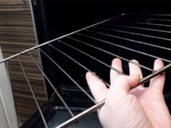 Tikai tagad, savos 40, es uzzināju, kam domātas restītes cepeškrāsnī