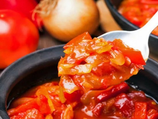 Maigs lečo bez etiķa un eļļas